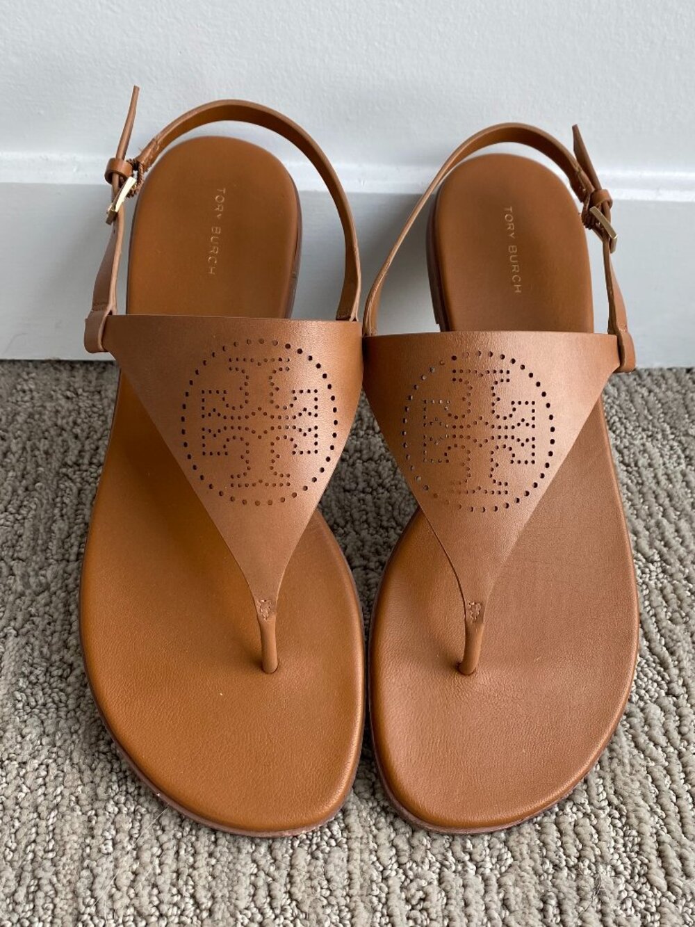 TORY BURCH Capri Perforated TB Logo Leather Thong Sandal Tan Brown Sz 10.5